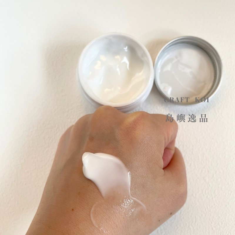 Yoroshi 化粧堂 365護手霜 (よろし化粧堂),塗抹在手上的質地照片